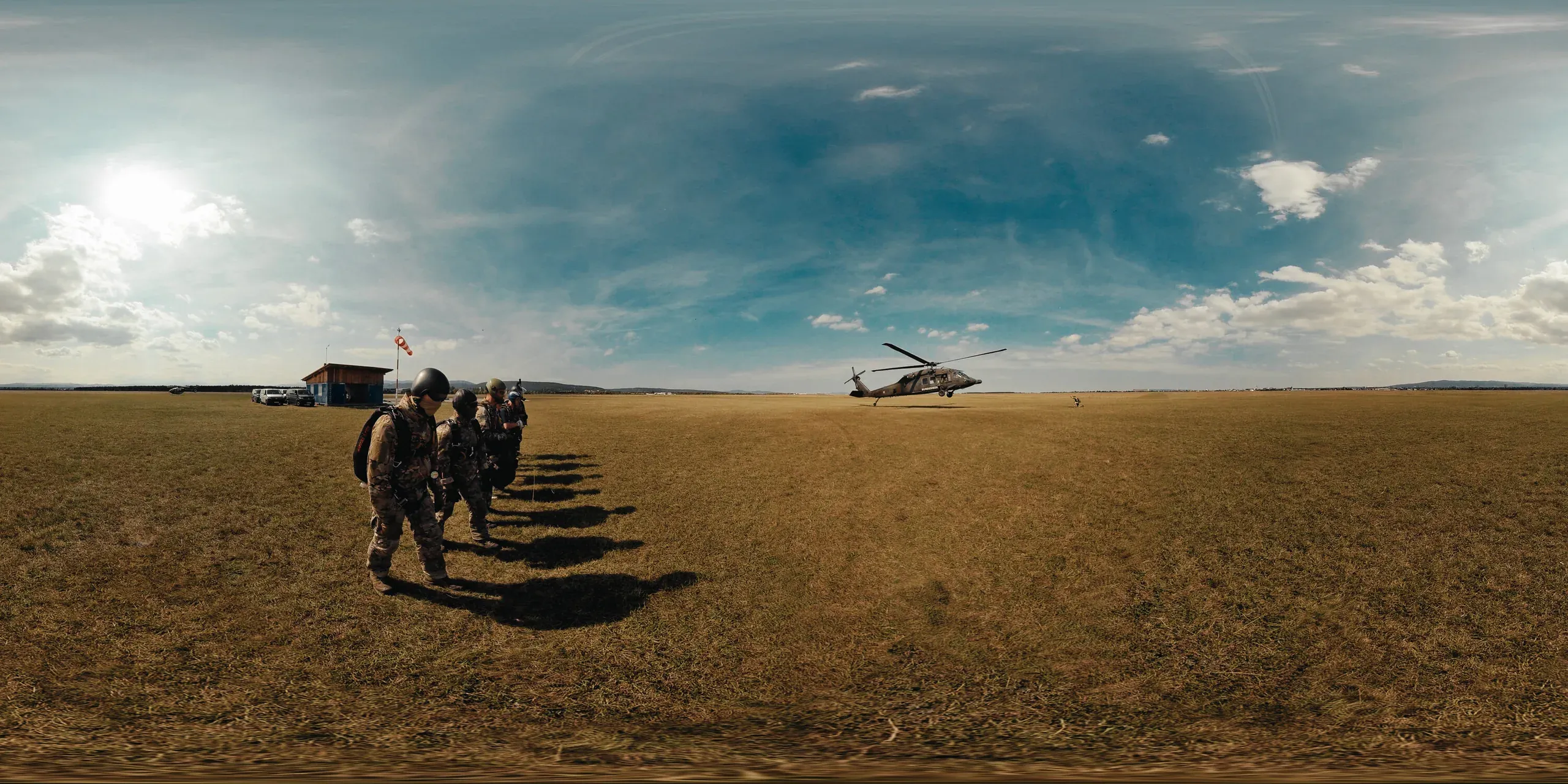 Mission Vorwärts — Jagdkommando parachutist with Black Hawk in 360°
